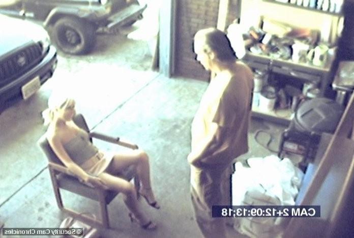 16P Unsuspecting couple caught in action by voyeur camera