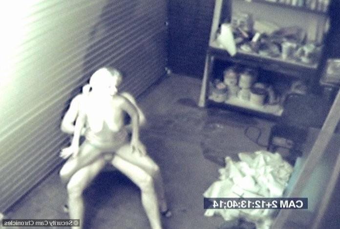 16P Unsuspecting couple caught in action by voyeur camera