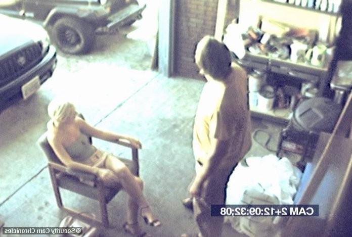 16P Unsuspecting couple caught in action by voyeur camera
