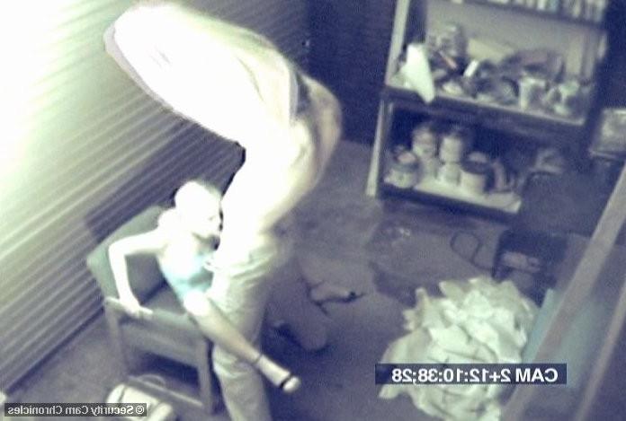 16P Unsuspecting couple caught in action by voyeur camera
