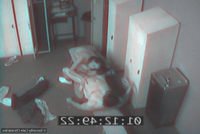 16P Hardcore sex caught by security cam hidden in locker room