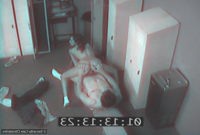16P Hardcore sex caught by security cam hidden in locker room