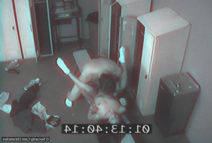 16P Hardcore sex caught by security cam hidden in locker room