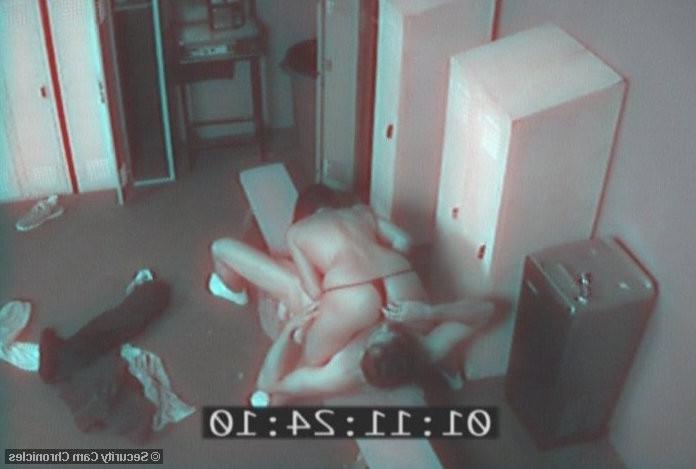 16P Hardcore sex caught by security cam hidden in locker room