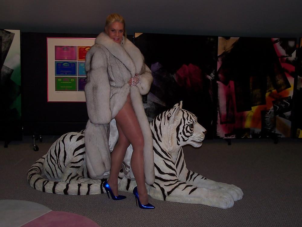 25P Fur Goddess