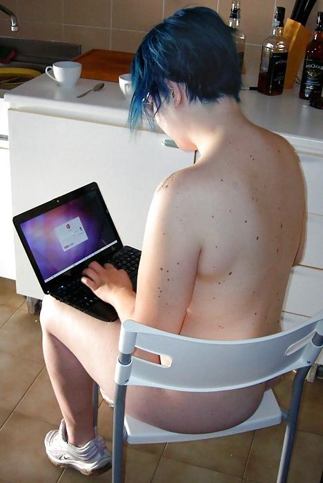 25P Naughty nude nerds