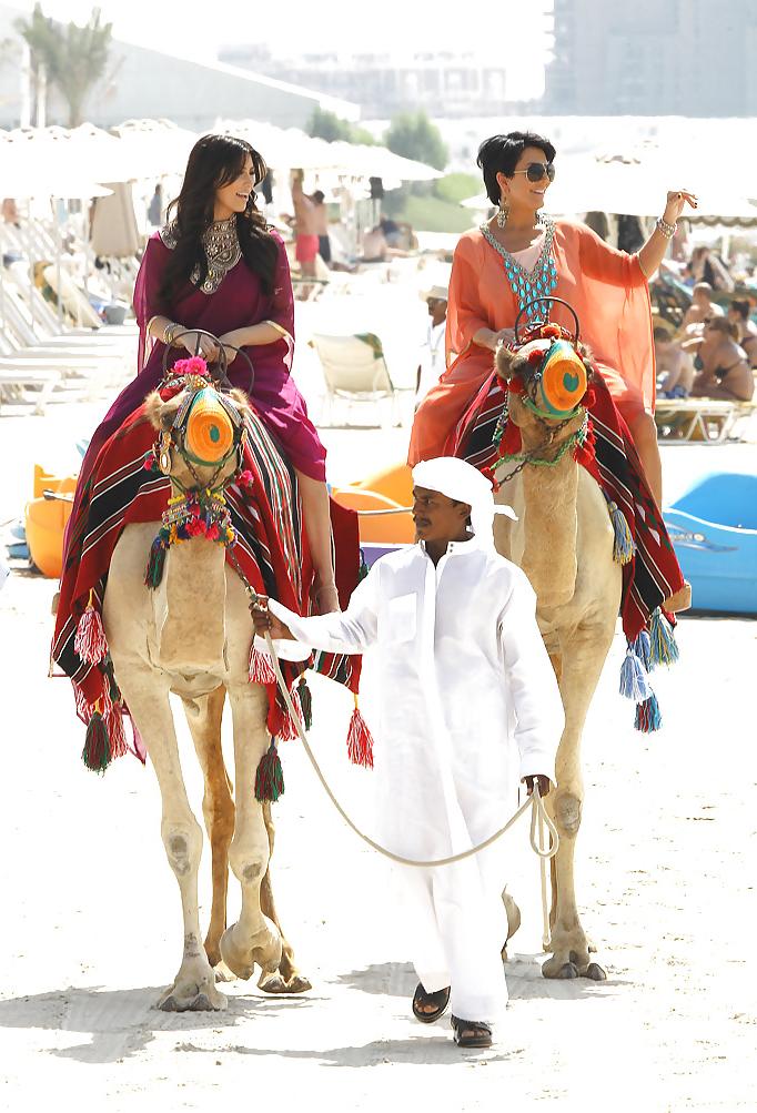 12P Kim Kardashian camel ride in Dubai