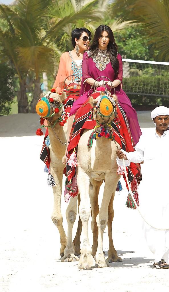 12P Kim Kardashian camel ride in Dubai