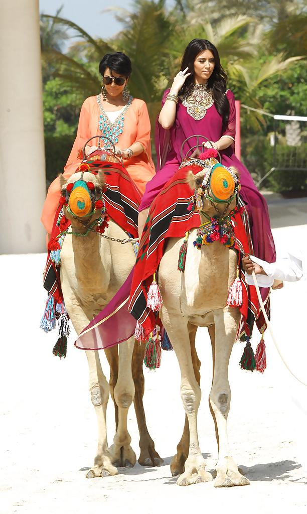 12P Kim Kardashian camel ride in Dubai