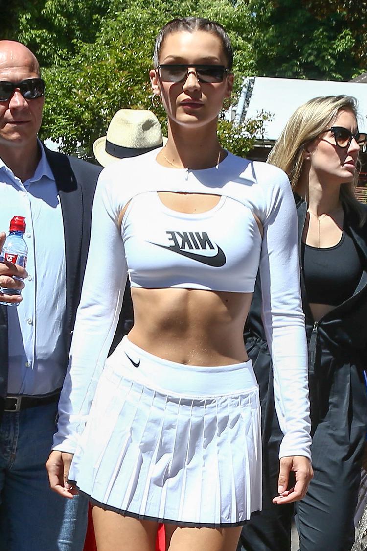 25P Bella Hadid Looks Like The Perfect Slut