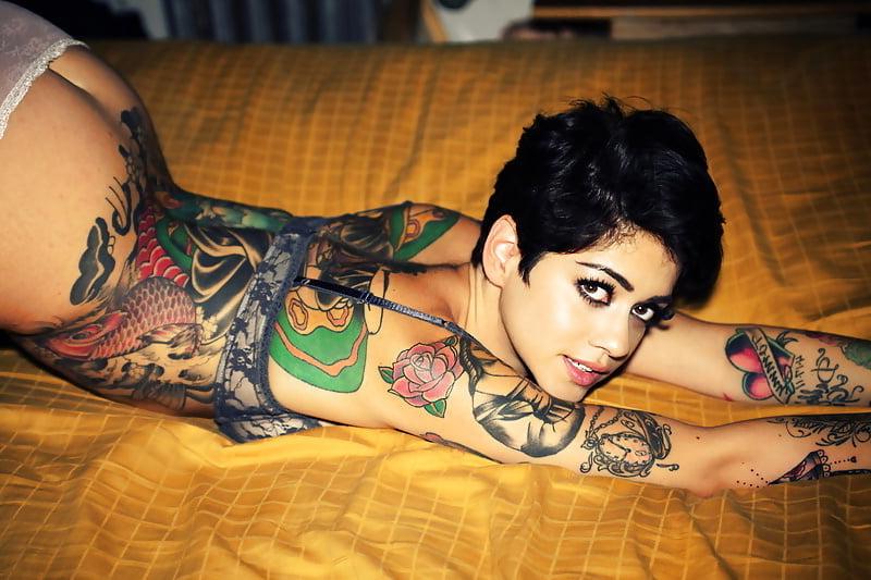 25P Stuff That Turns Me On: Prone Tomboys (Ass, Short Hair, Hot)