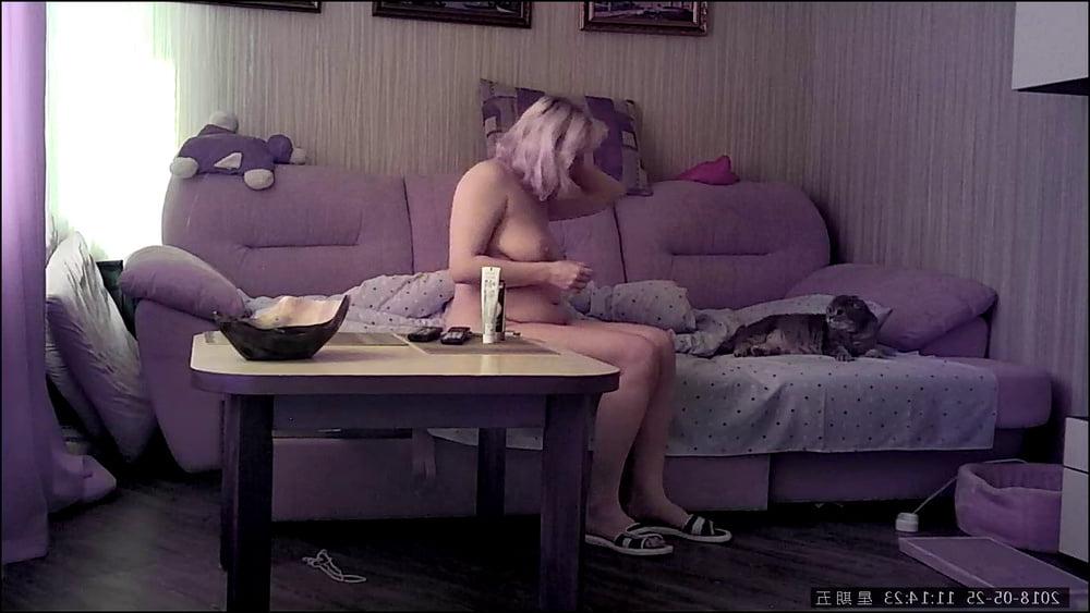 25P hidden cam amateur girl ip cam caught