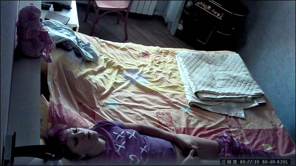 25P hidden cam amateur girl ip cam caught