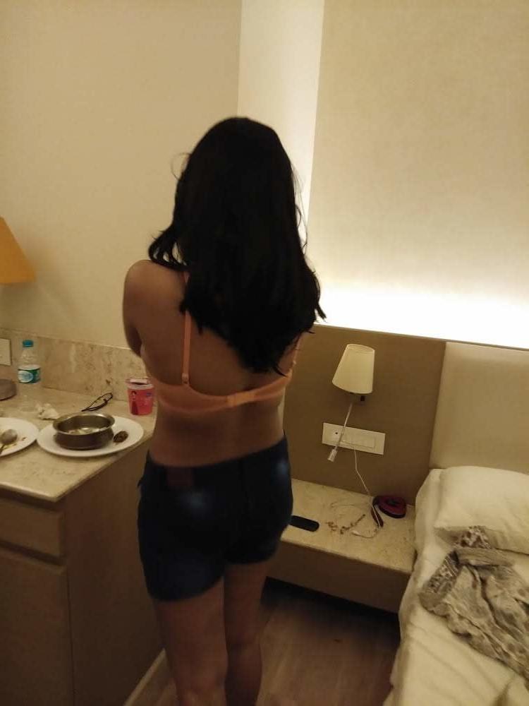 25P Bengali Couple Hotel LEaked 200 Pic