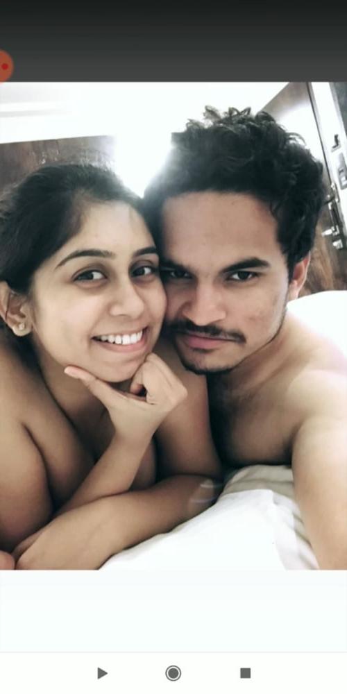 7P Sexy couple nude pic