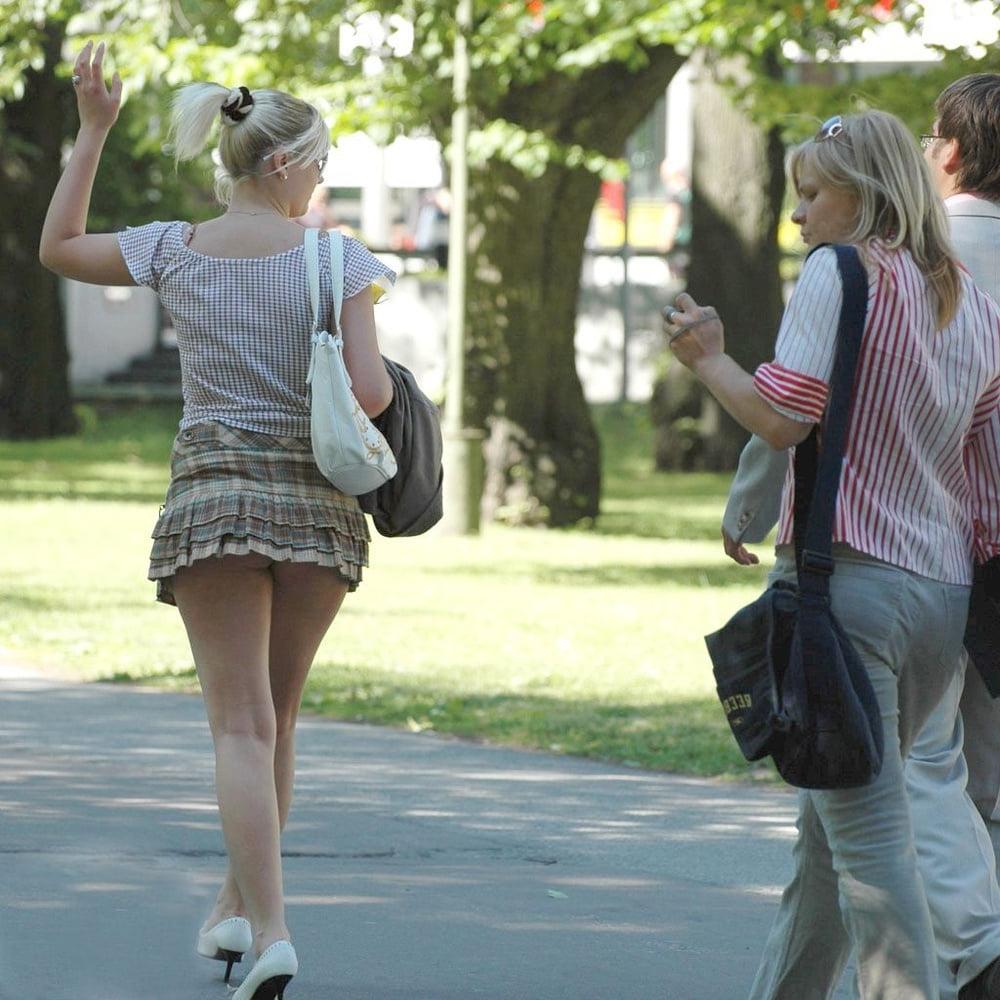 23P Streetlife (candid shorts &amp; upskirt)