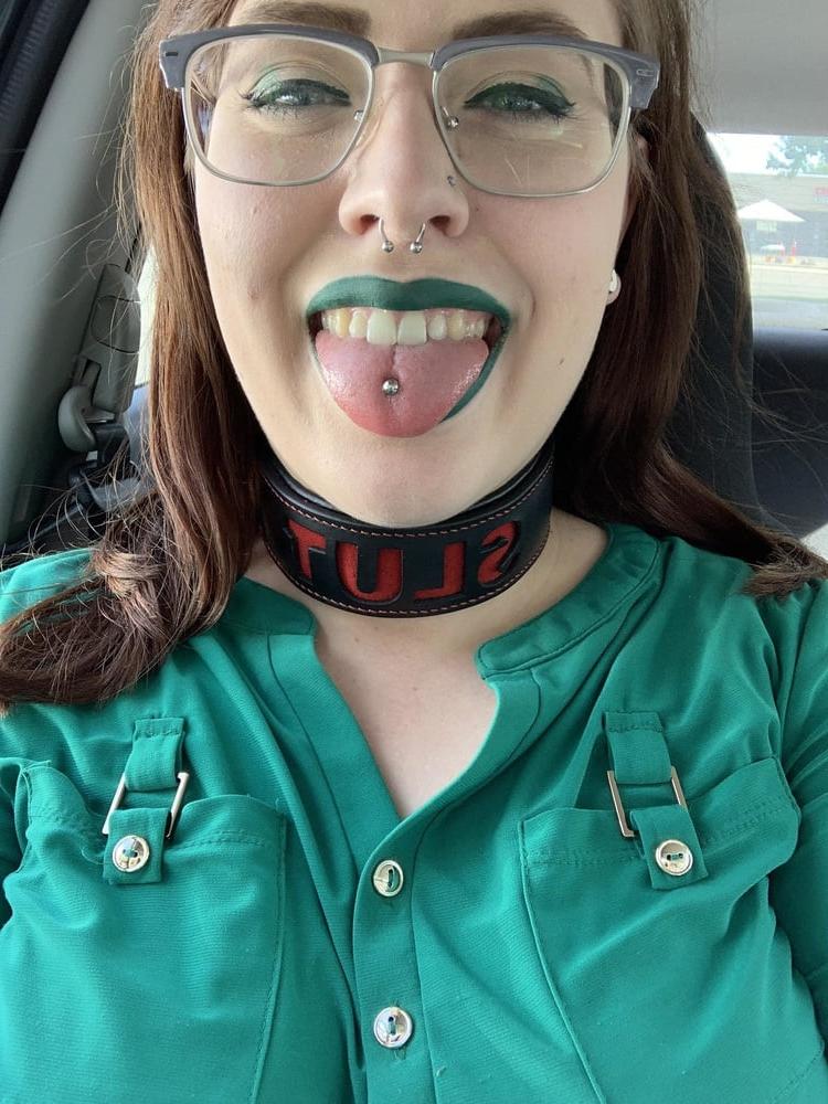 25P Exhibitionist Slut in the Car