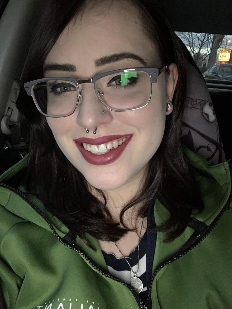 25P Exhibitionist Slut in the Car
