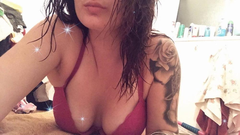 20P Australian Bitch's Tits EXPOSED!