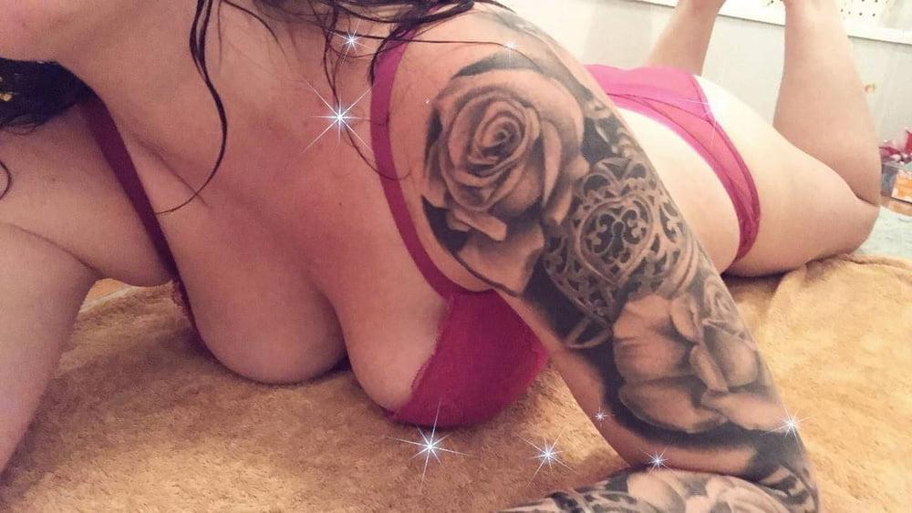 20P Australian Bitch's Tits EXPOSED!