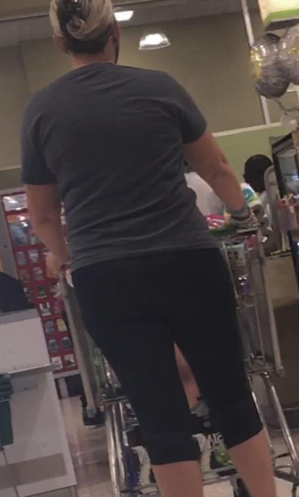 25P The PERFECT MILF Ass