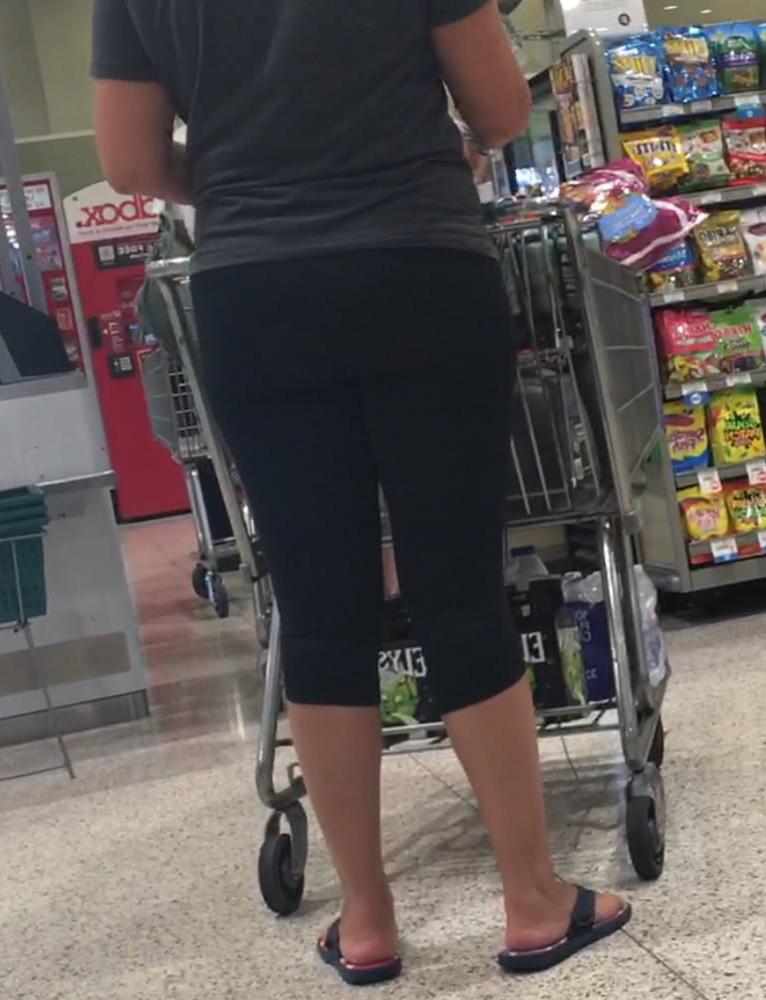 25P The PERFECT MILF Ass
