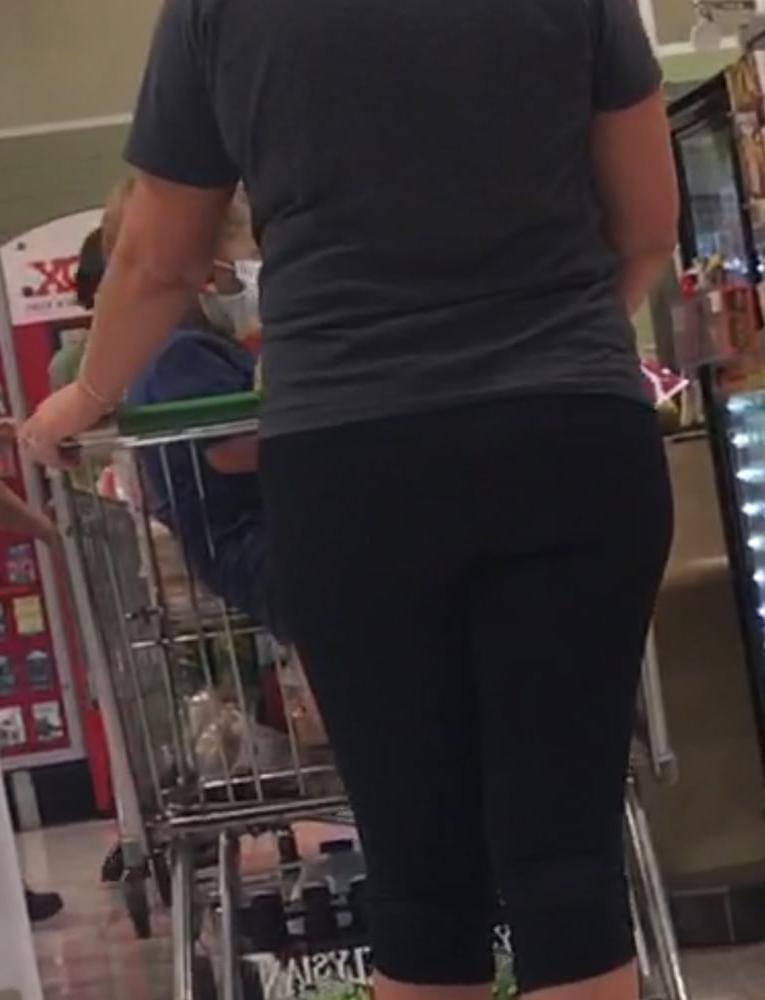 25P The PERFECT MILF Ass