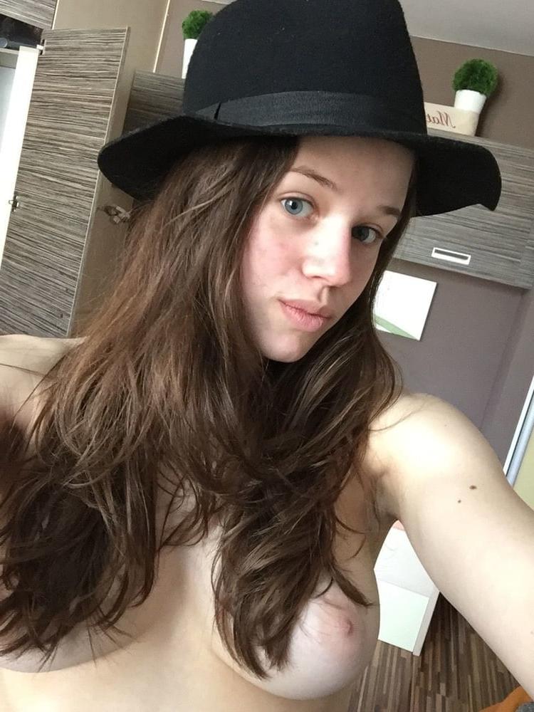 25P Perfect tits selfie slut