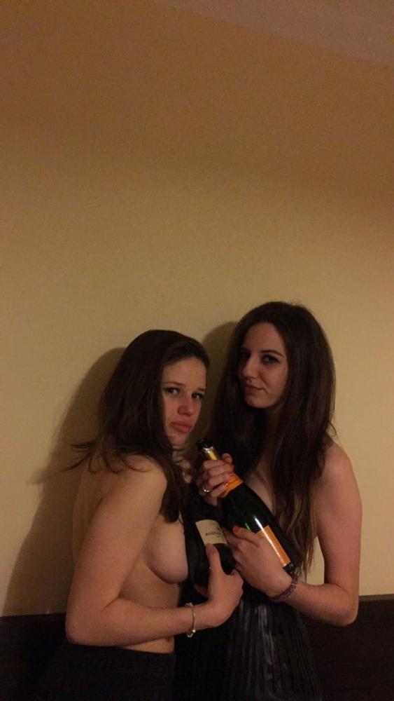 25P Perfect tits selfie slut