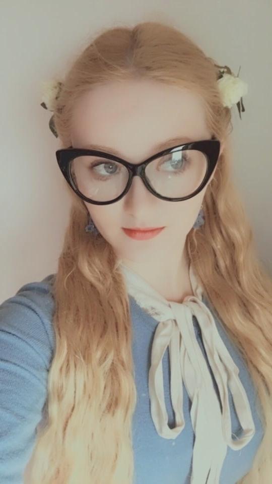 22P 1950s Housewife