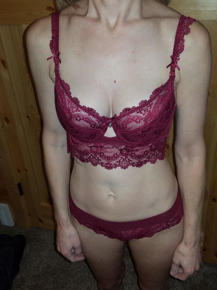 21P sexy housewife