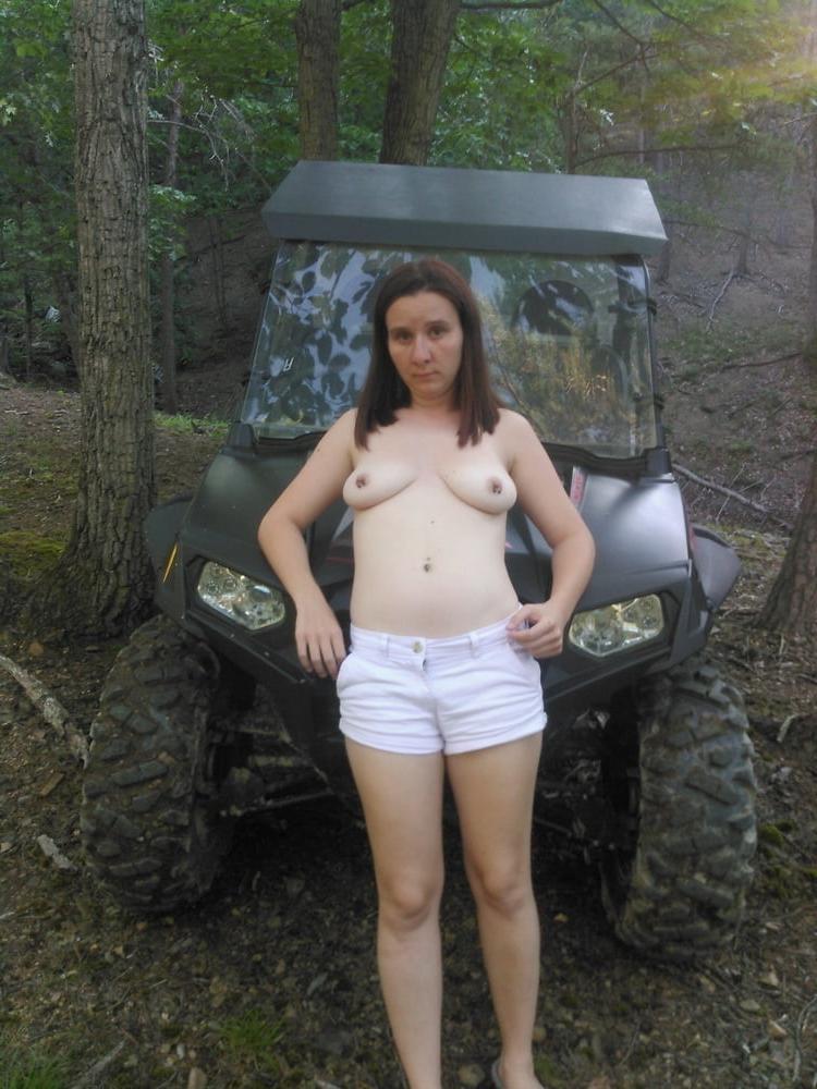 25P Exposed Country Whore