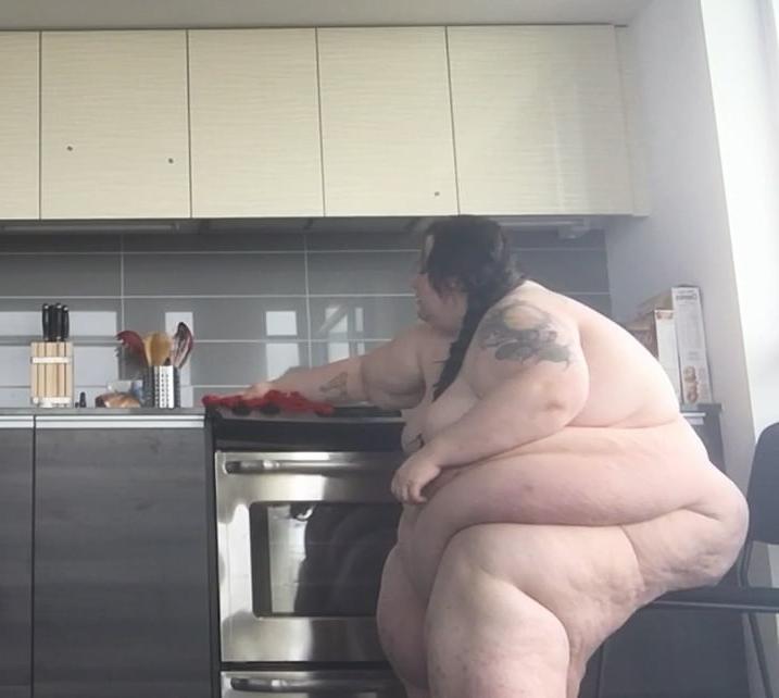 25P Belly To Knees 4