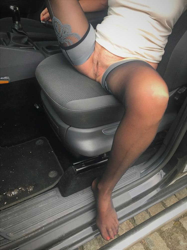 23P public car park pussy Amberx