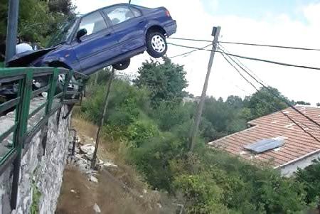 10P Pictures of Lucky Escapes