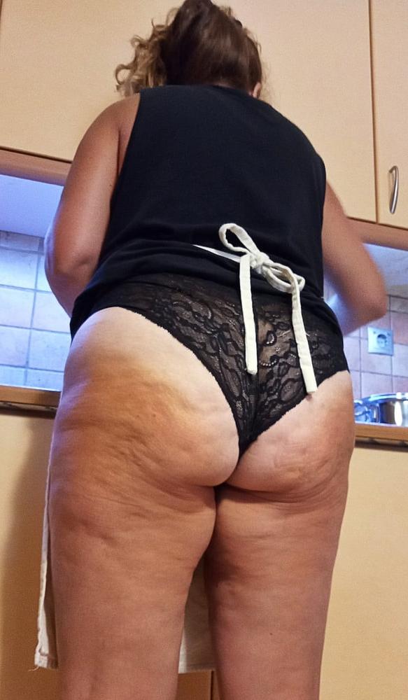 5P Mature housewife