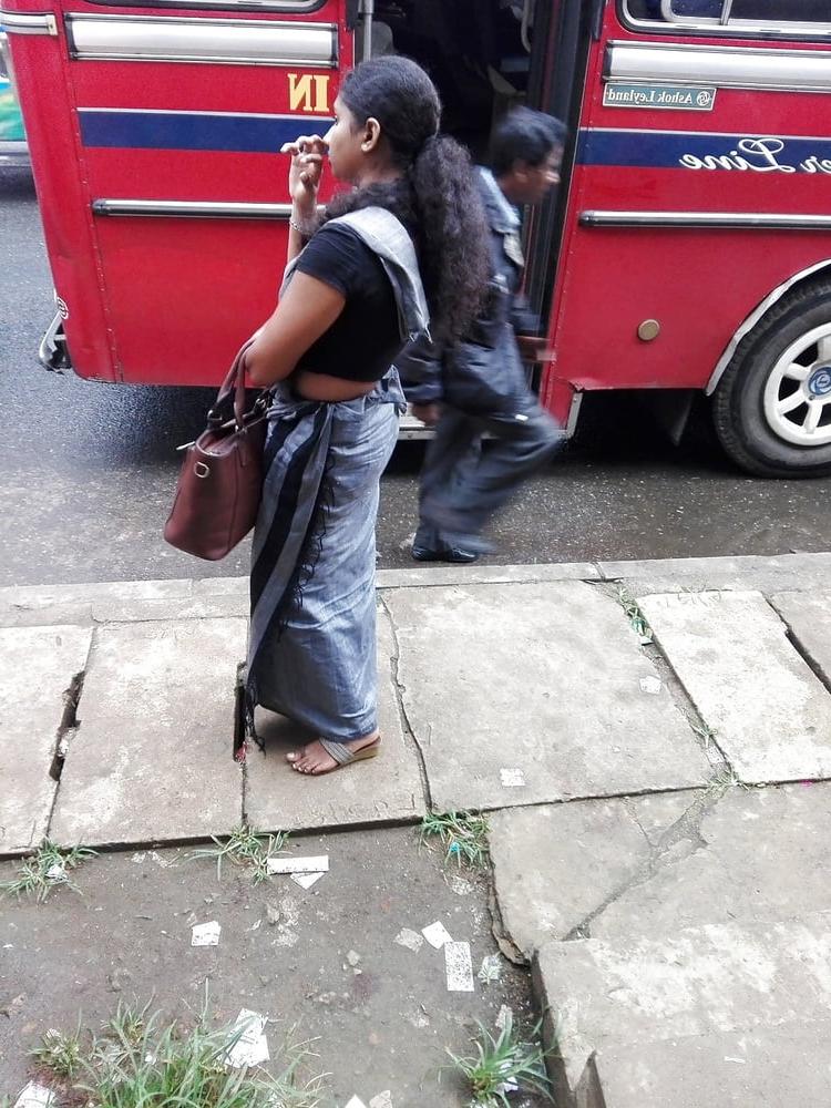 25P sri lankan office girl hide cam