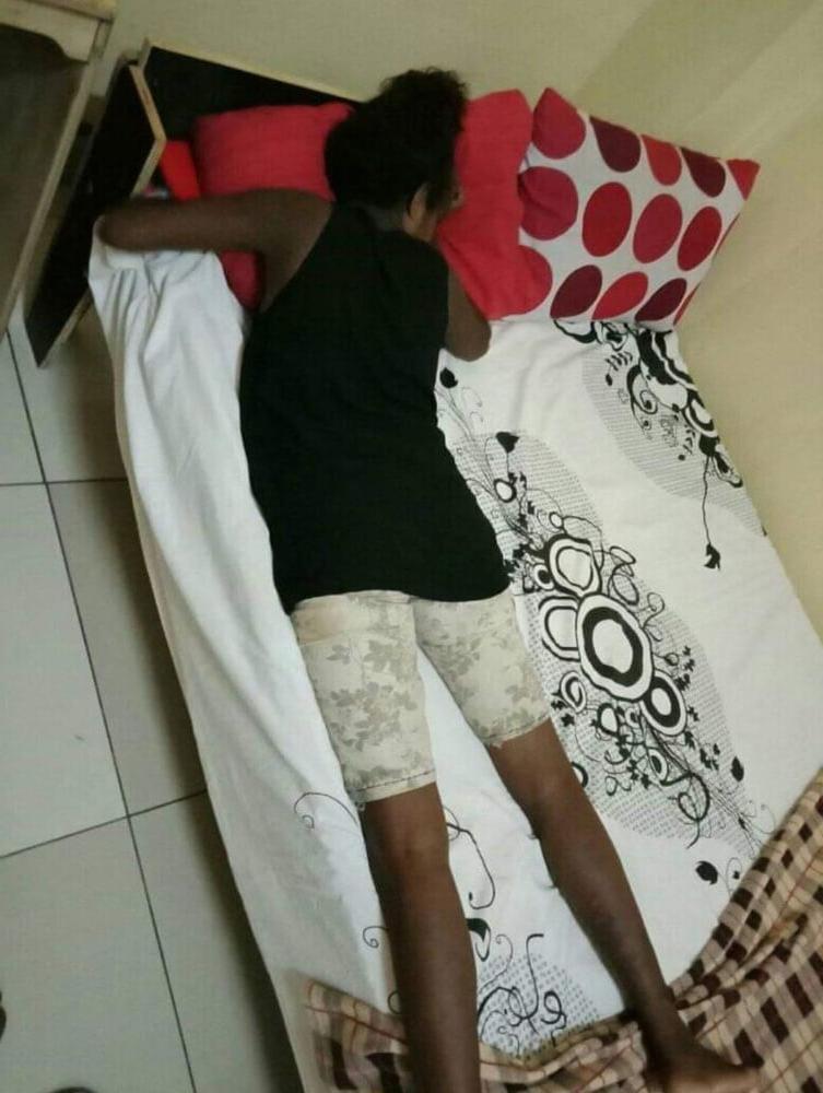 6P Skinny PNG girl fucked in cheap guest house