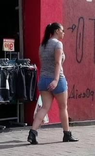 6P Gostosa de shorts