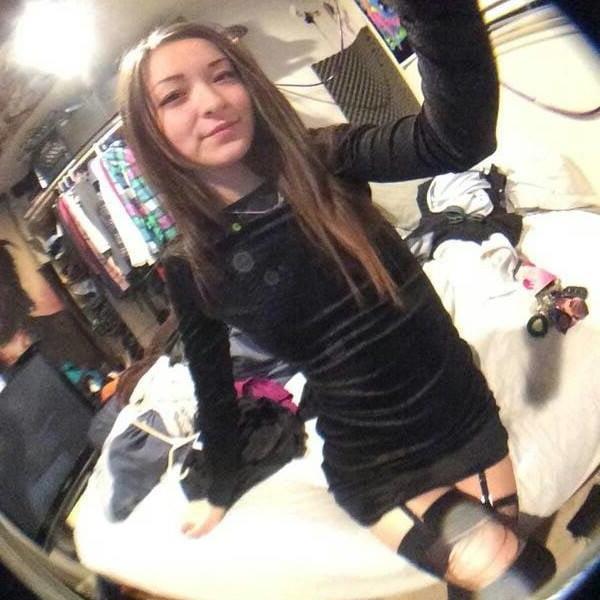 25P Azn punkrock skinny hottie Smoker and Vaper