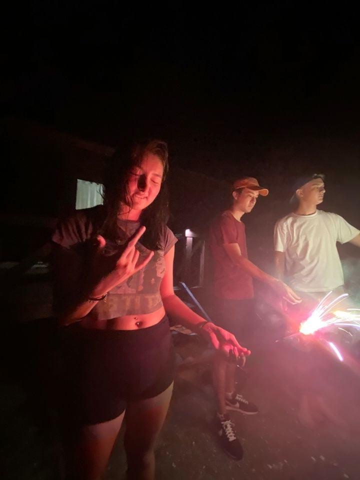 25P Azn punkrock skinny hottie Smoker and Vaper