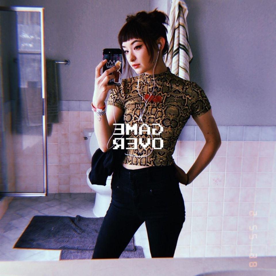 25P Azn punkrock skinny hottie Smoker and Vaper
