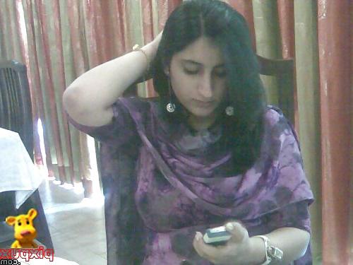 12P Paki slut to cum over 