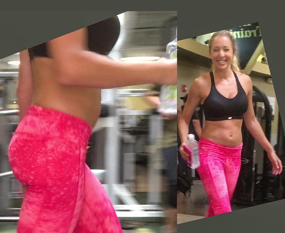 25P Blonde Gym Bunny Loves to Show Belly.