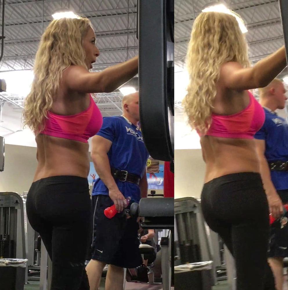 25P Blonde Gym Bunny Loves to Show Belly.