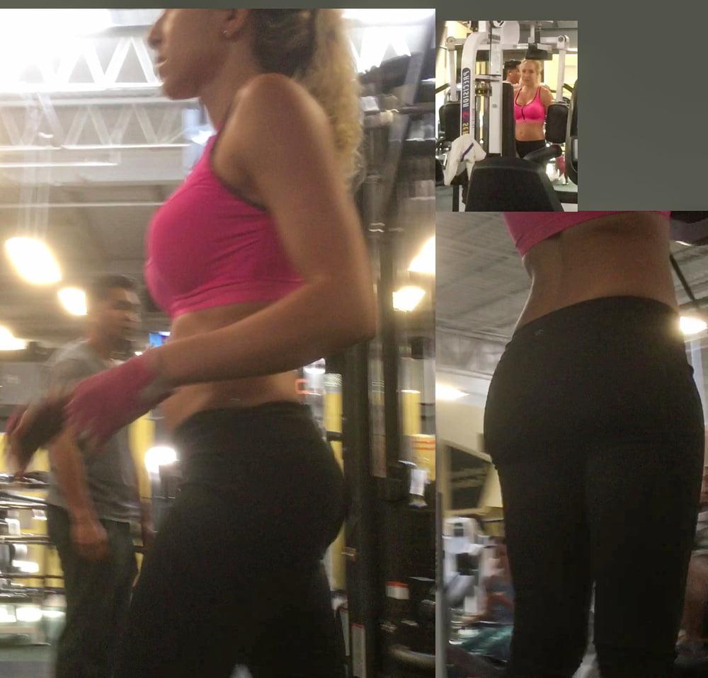 25P Blonde Gym Bunny Loves to Show Belly.