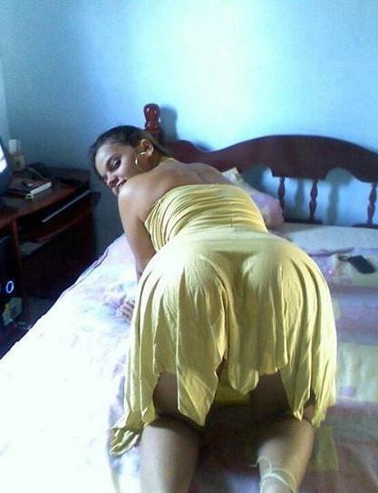 19P panty line show