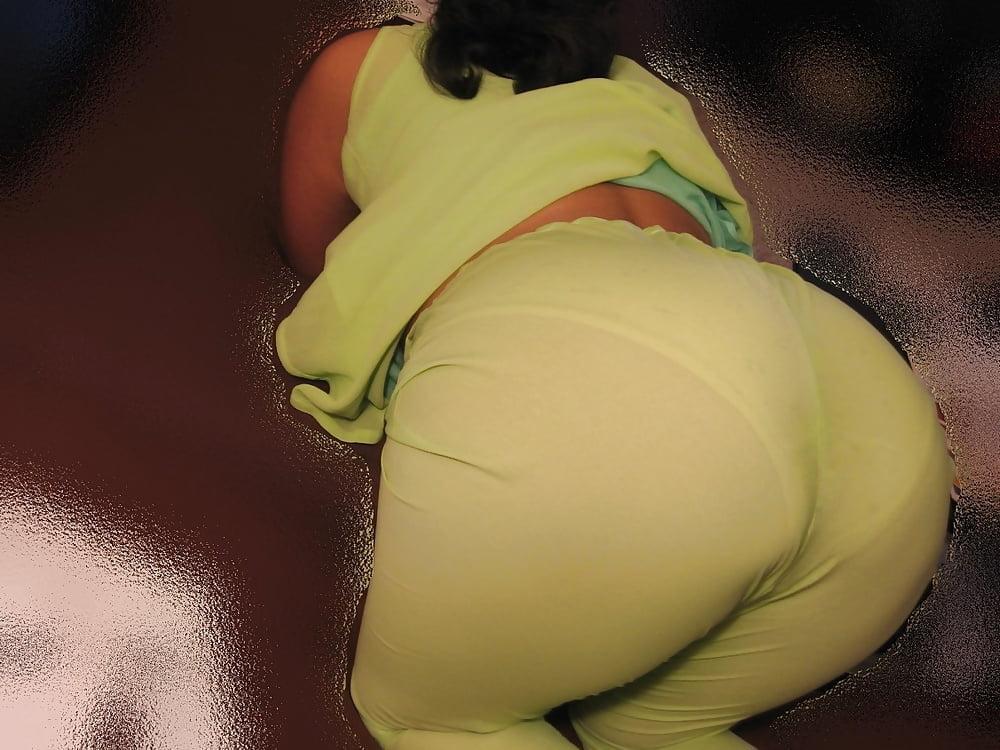 19P panty line show