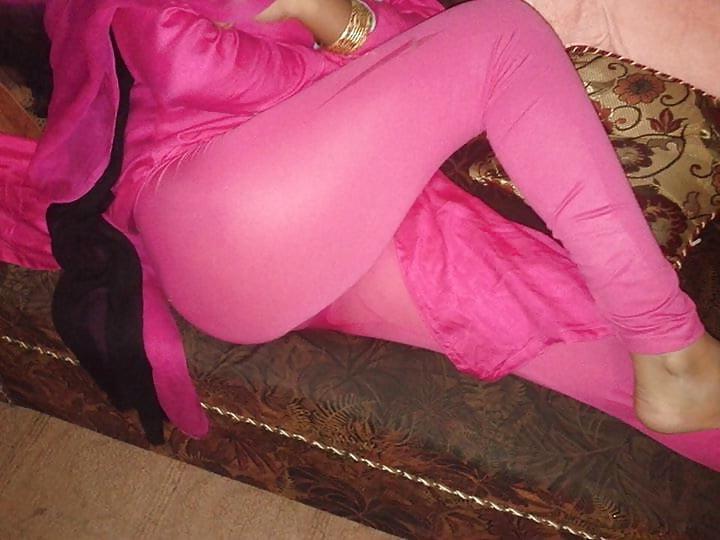 19P panty line show