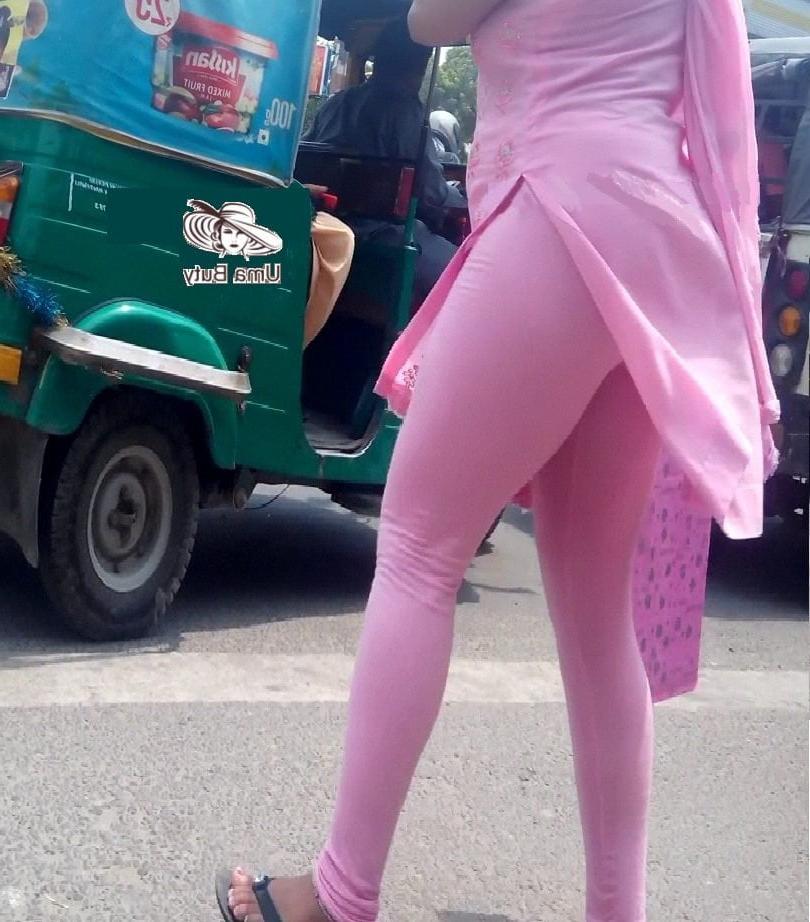 19P panty line show